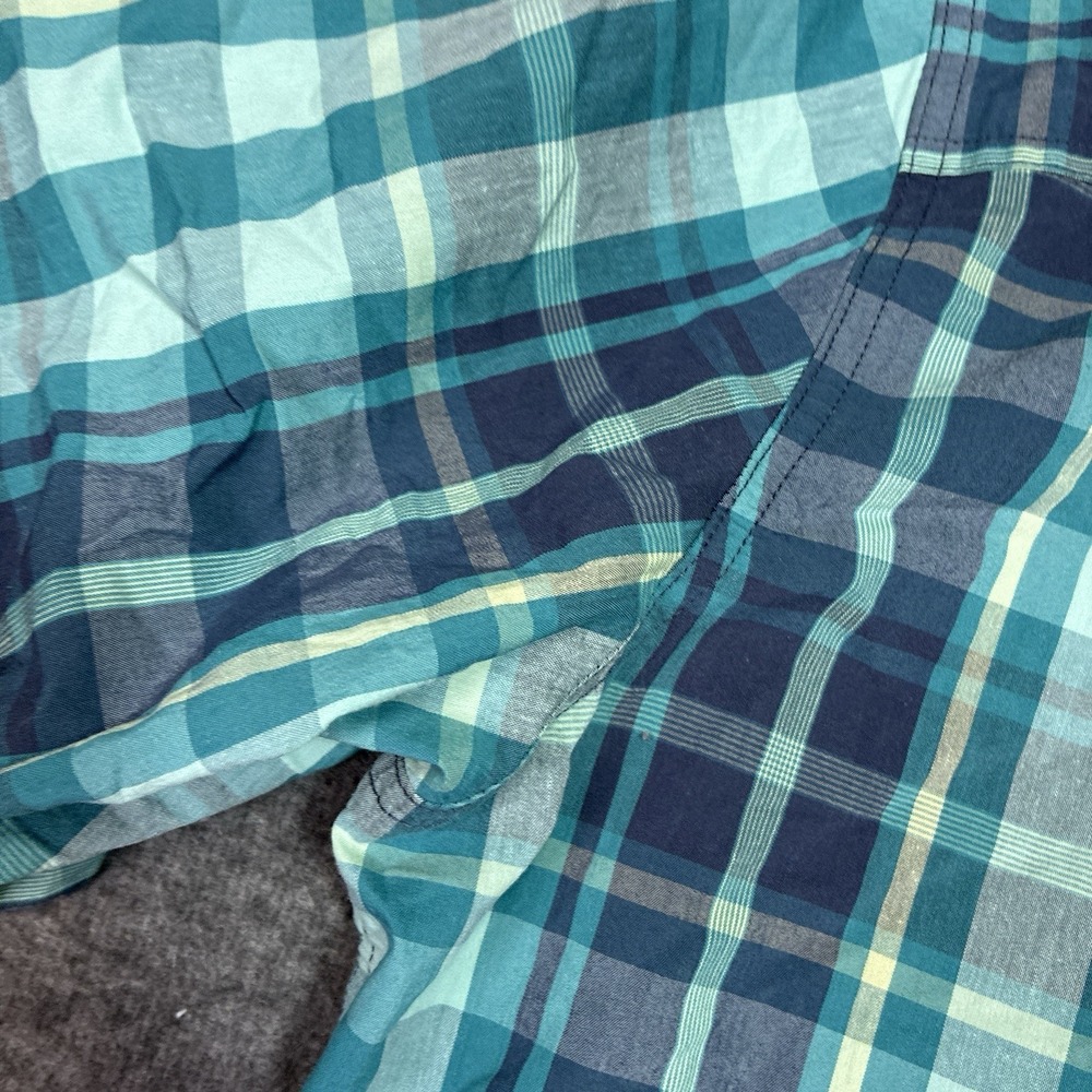 Wrangler ATG Shirt Mens XL Blue Gray Plaid Short Sleeve Button Up Outdoor Zip - Picture 6 of 10